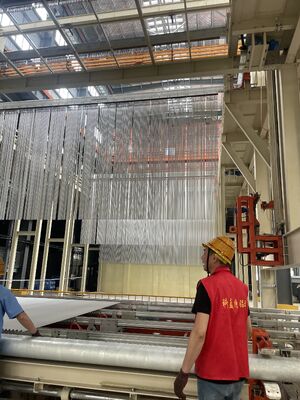 Καλή τιμή 1500T/M Πλήρως Αυτόματη Γραμμή Παραγωγής Ανοδίωσης Αλουμινίου με Πάχος Φιλμ 10-15μm και Λειτουργία Κάθετης Φόρτωσης για Πλαίσια Ηλιακών Φωτοβολταϊκών Διαδικτυακά