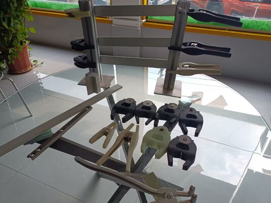 Καλή τιμή Stable Clamping Acid-Resistant Anodizing Line Clamps and Fixtures with Custom Jaw Opening Διαδικτυακά
